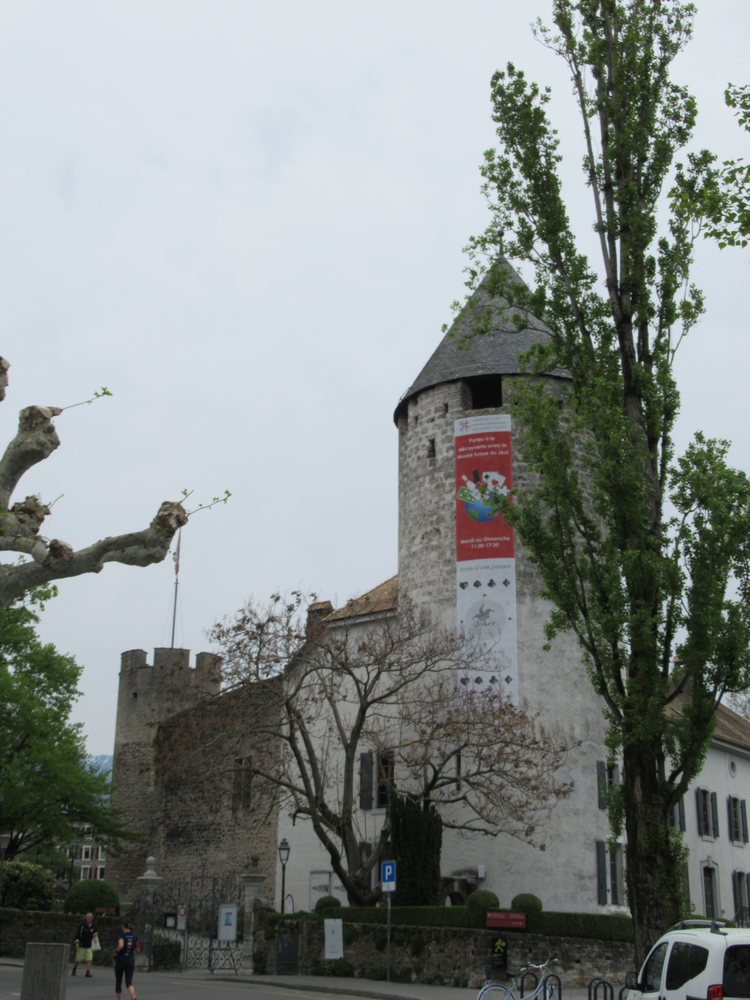 https://mdw-travel-data-us-east-1.s3.amazonaws.com/img/country/Switzerland/Quai-Perdonnet/img_00.jpg