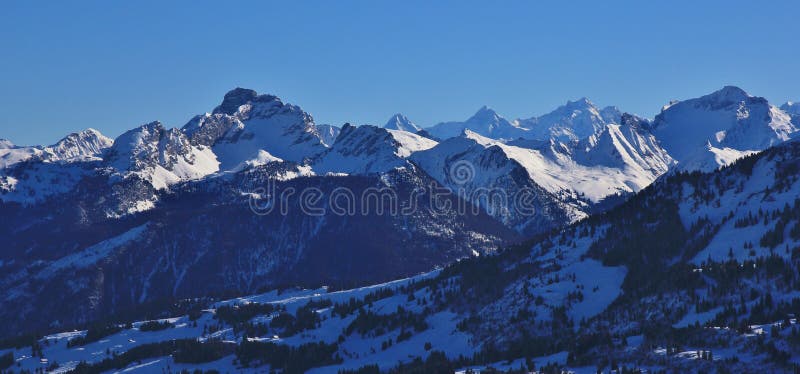 https://mdw-travel-data-us-east-1.s3.amazonaws.com/img/country/Switzerland/Rellerli/img_03.jpg