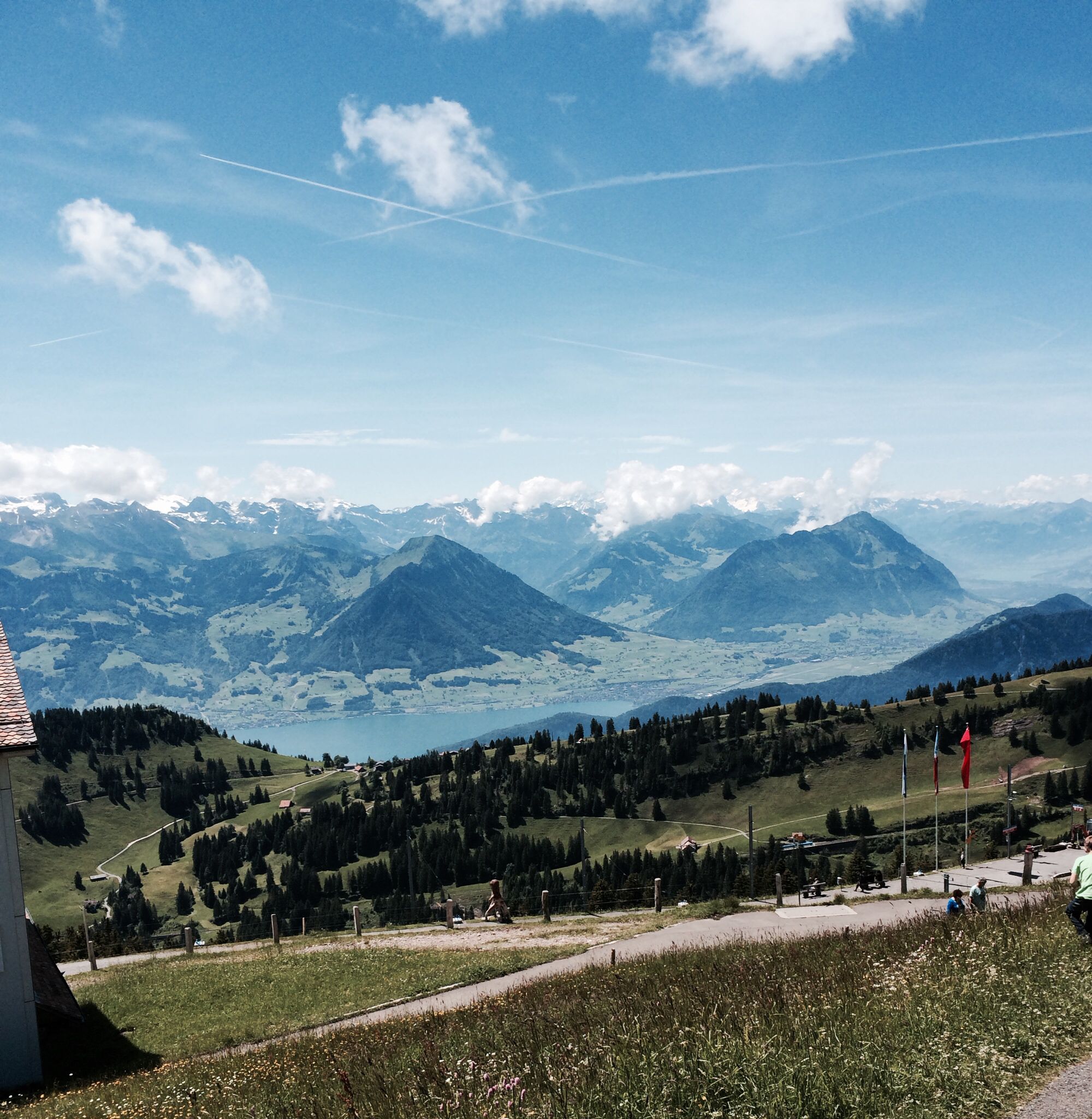 https://mdw-travel-data-us-east-1.s3.amazonaws.com/img/country/Switzerland/Rigi/img_02.jpg