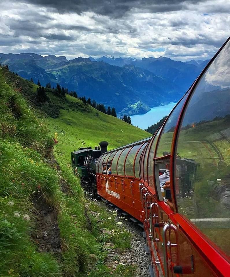 https://mdw-travel-data-us-east-1.s3.amazonaws.com/img/country/Switzerland/Rinerhornbahn/img_01.jpg