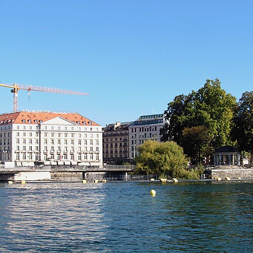 https://mdw-travel-data-us-east-1.s3.amazonaws.com/img/country/Switzerland/Rousseau-Island/img_02.jpg