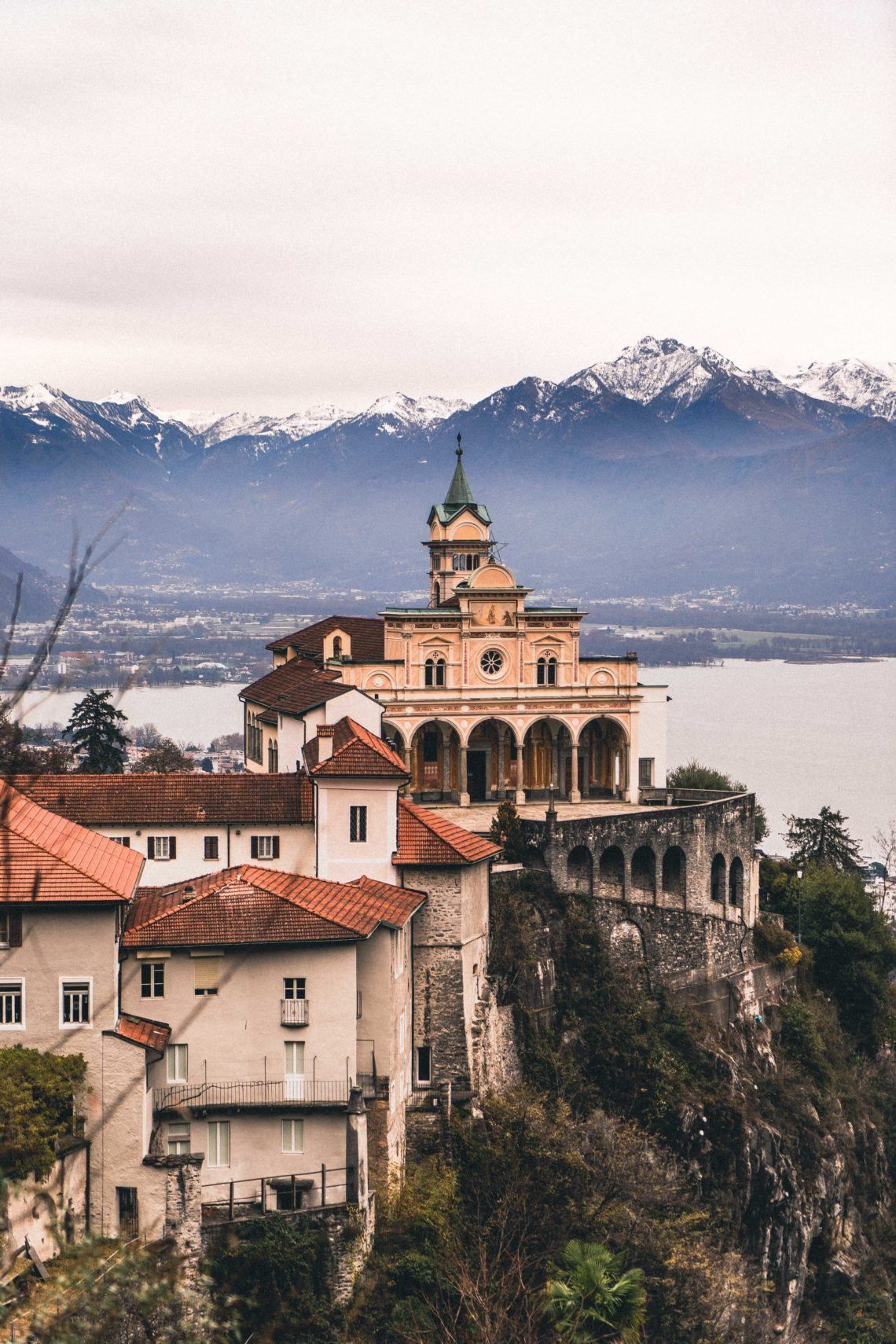 https://mdw-travel-data-us-east-1.s3.amazonaws.com/img/country/Switzerland/Sanctuary-Madonna-del-Sasso/img_01.jpg