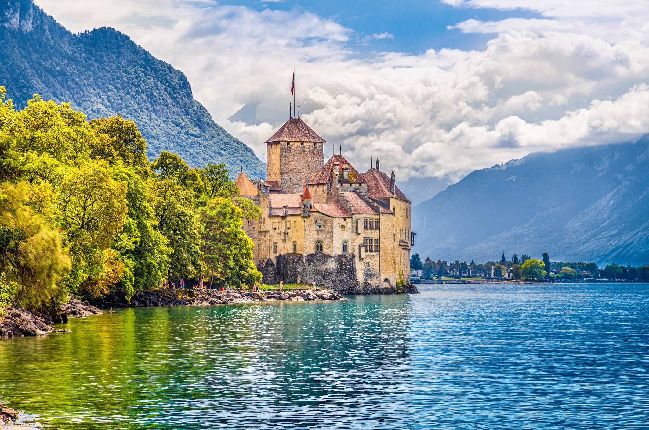 https://mdw-travel-data-us-east-1.s3.amazonaws.com/img/country/Switzerland/Schloss-Veytaux-Chillon/img_02.jpg