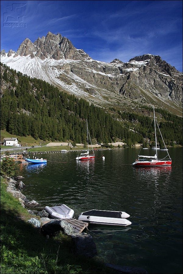 https://mdw-travel-data-us-east-1.s3.amazonaws.com/img/country/Switzerland/Sils-Lake/img_02.jpg