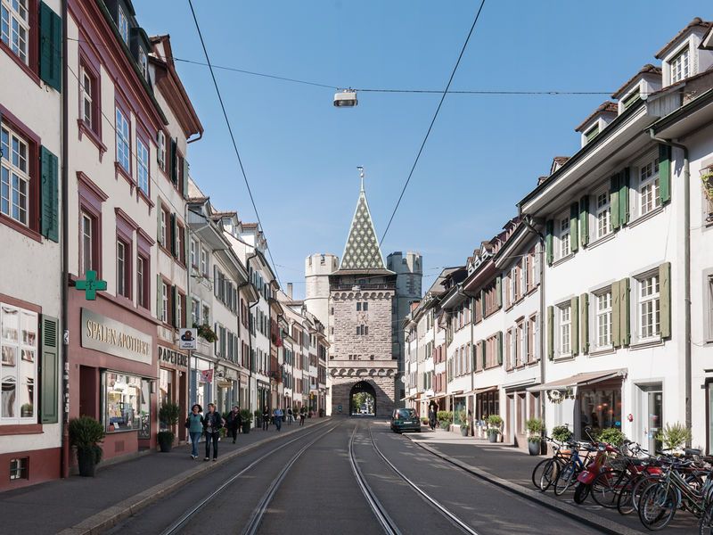 https://mdw-travel-data-us-east-1.s3.amazonaws.com/img/country/Switzerland/Spalentor/img_02.jpg
