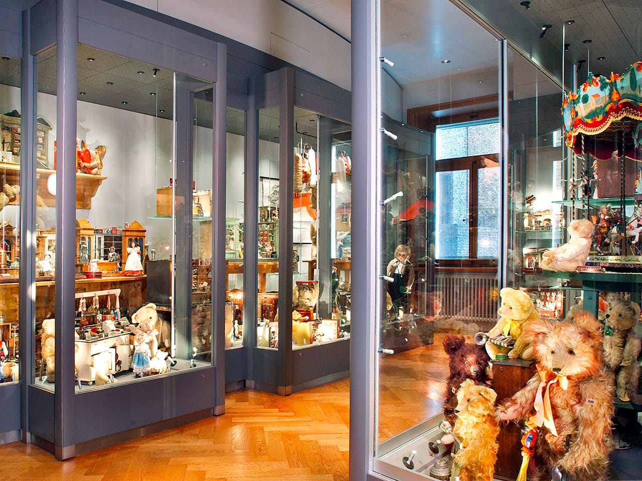 https://mdw-travel-data-us-east-1.s3.amazonaws.com/img/country/Switzerland/Spielzeug-Welten-Museum-Basel/img_02.jpg