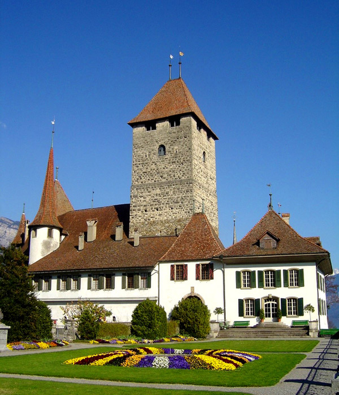 https://mdw-travel-data-us-east-1.s3.amazonaws.com/img/country/Switzerland/Spiez-Castle/img_02.jpg