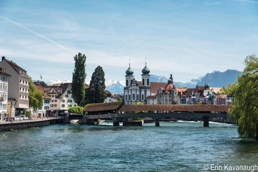 https://mdw-travel-data-us-east-1.s3.amazonaws.com/img/country/Switzerland/Spreuer-Bridge/img_01.jpg