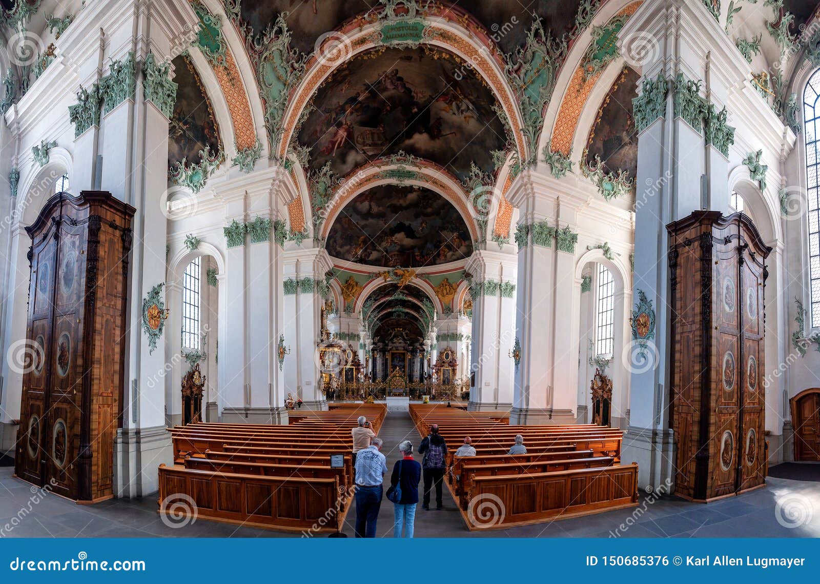 https://mdw-travel-data-us-east-1.s3.amazonaws.com/img/country/Switzerland/St-Lawrence-Church/img_02.jpg