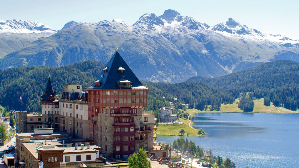 https://mdw-travel-data-us-east-1.s3.amazonaws.com/img/country/Switzerland/St-Moritz-Chapel/img_02.jpg