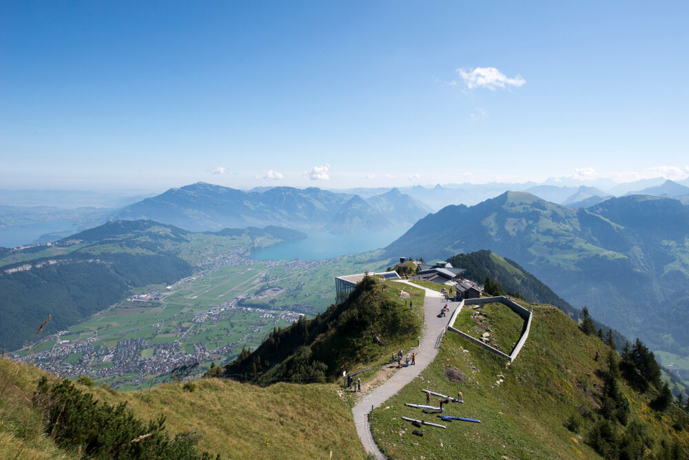 https://mdw-travel-data-us-east-1.s3.amazonaws.com/img/country/Switzerland/Stanserhorn/img_01.jpg