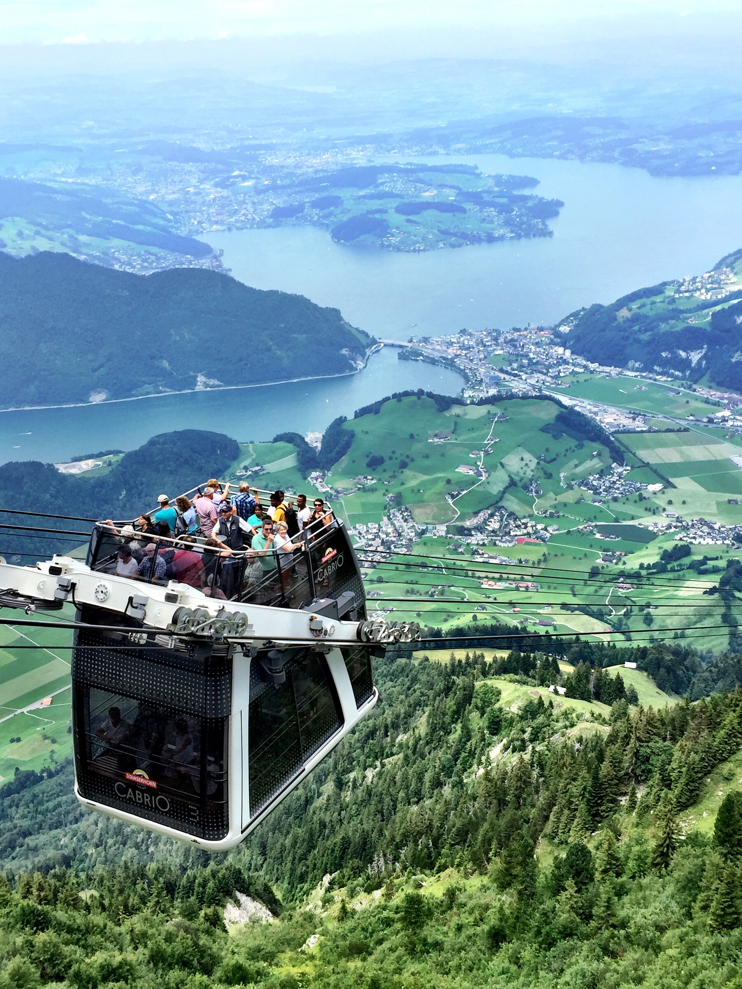 https://mdw-travel-data-us-east-1.s3.amazonaws.com/img/country/Switzerland/Stanserhorn/img_02.jpg