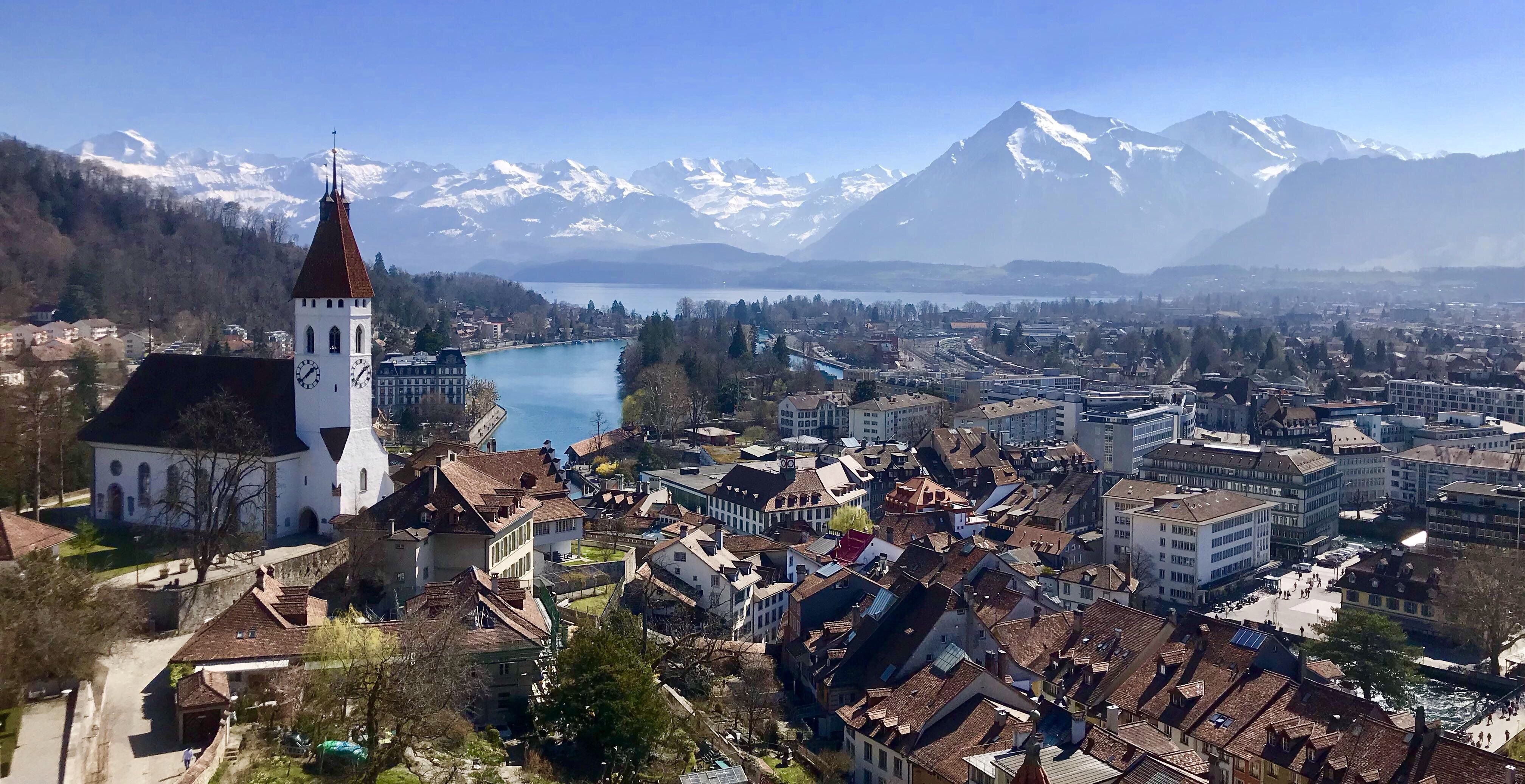 https://mdw-travel-data-us-east-1.s3.amazonaws.com/img/country/Switzerland/Thun-Lido/img_01.jpg