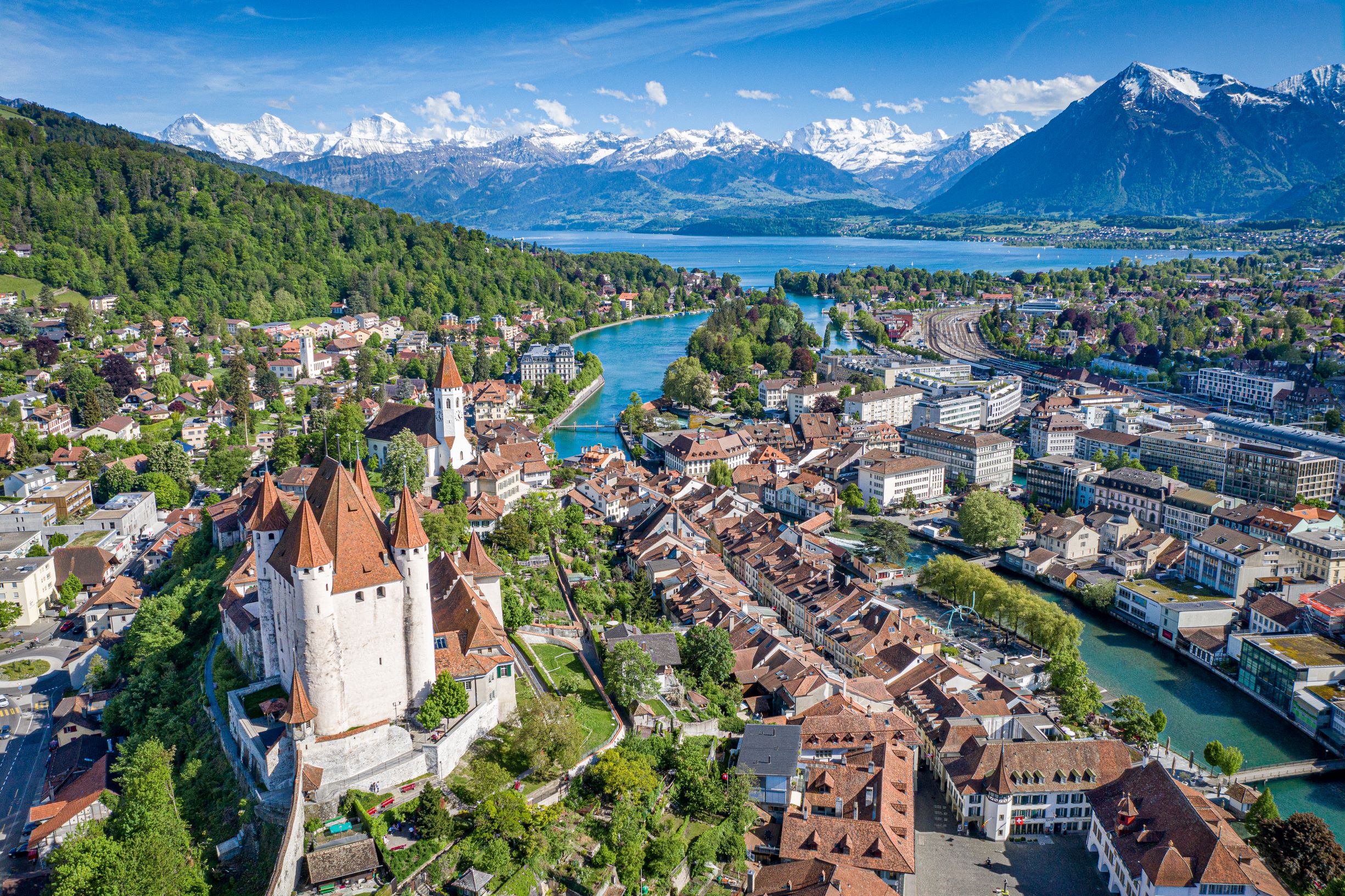 https://mdw-travel-data-us-east-1.s3.amazonaws.com/img/country/Switzerland/Thun-Panorama/img_00.jpg