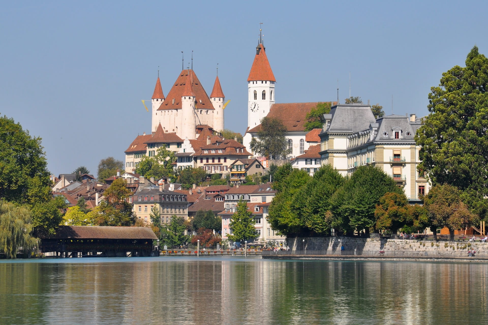 https://mdw-travel-data-us-east-1.s3.amazonaws.com/img/country/Switzerland/Thun/img_02.jpg