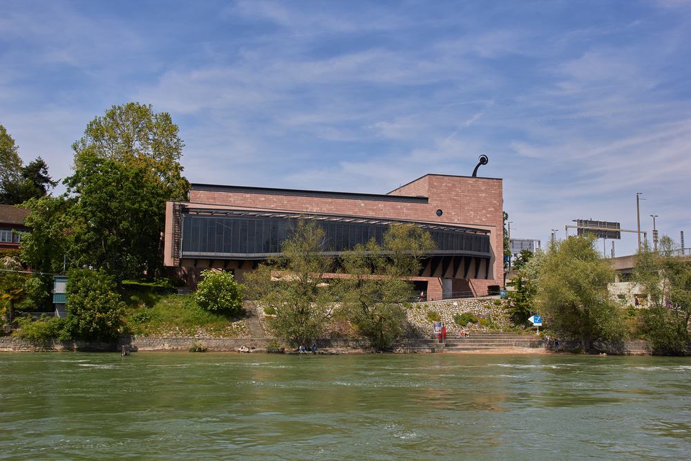 https://mdw-travel-data-us-east-1.s3.amazonaws.com/img/country/Switzerland/Tinguely-Museum/img_03.jpg