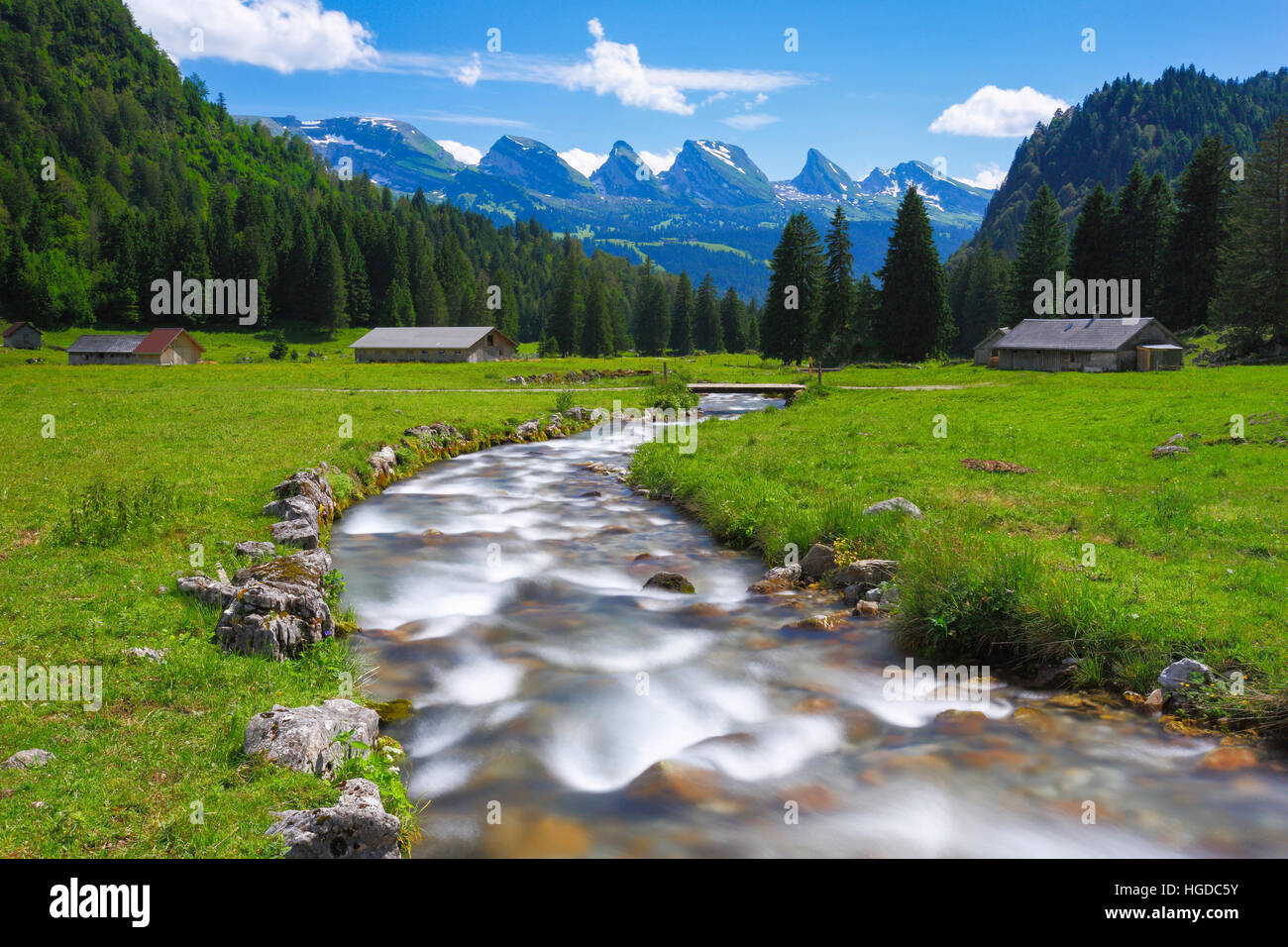 https://mdw-travel-data-us-east-1.s3.amazonaws.com/img/country/Switzerland/Toggenburg-Mountain/img_02.jpg