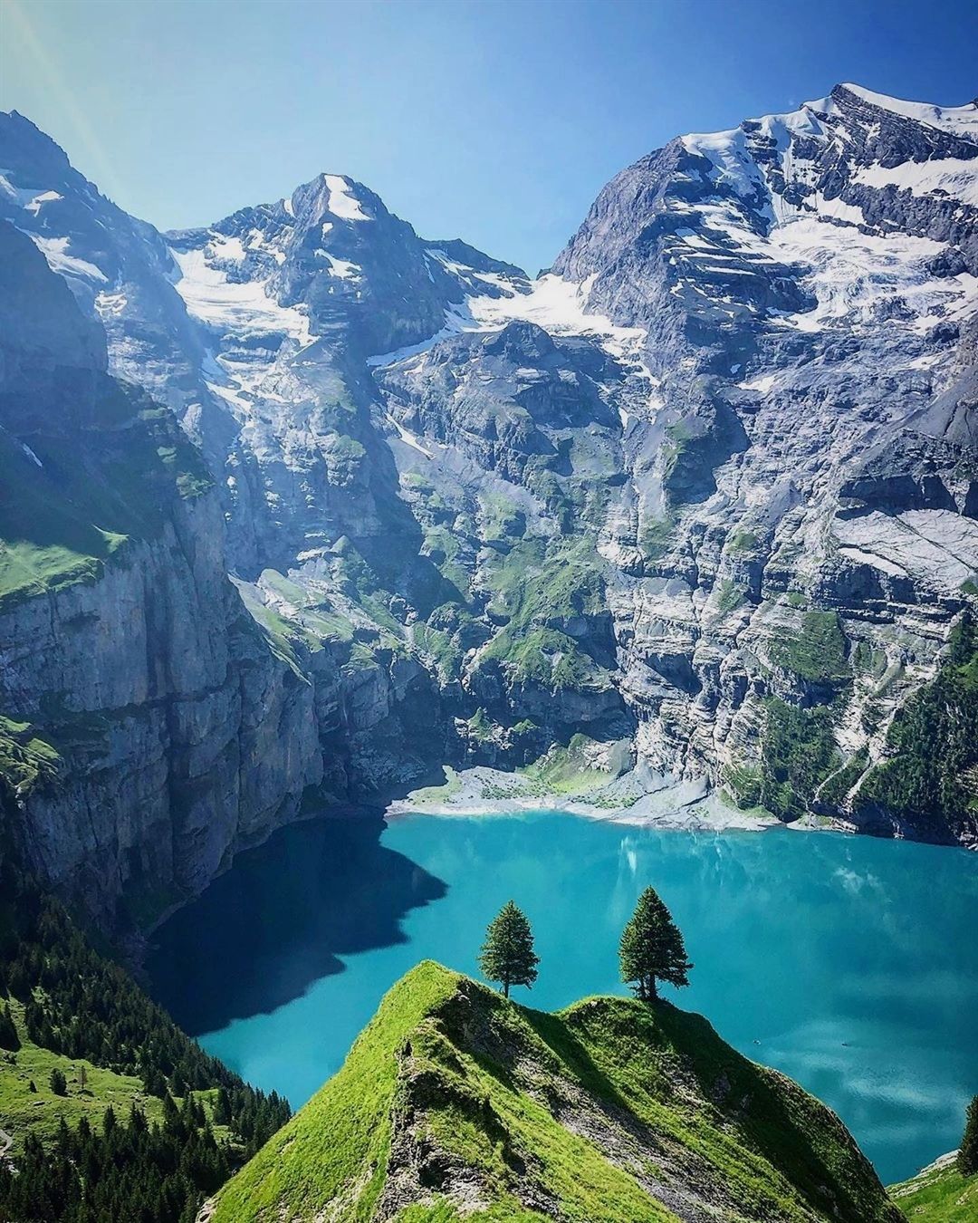 https://mdw-travel-data-us-east-1.s3.amazonaws.com/img/country/Switzerland/Tour-de-lAi/img_03.jpg