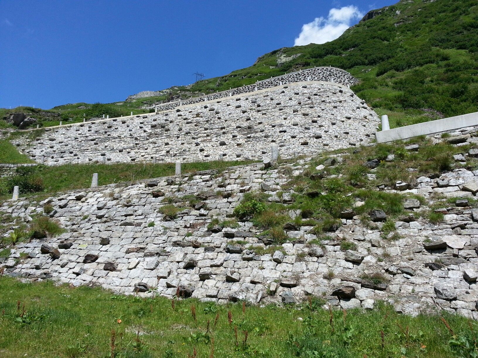 https://mdw-travel-data-us-east-1.s3.amazonaws.com/img/country/Switzerland/Tremolastrasse---Gotthard/img_01.jpg