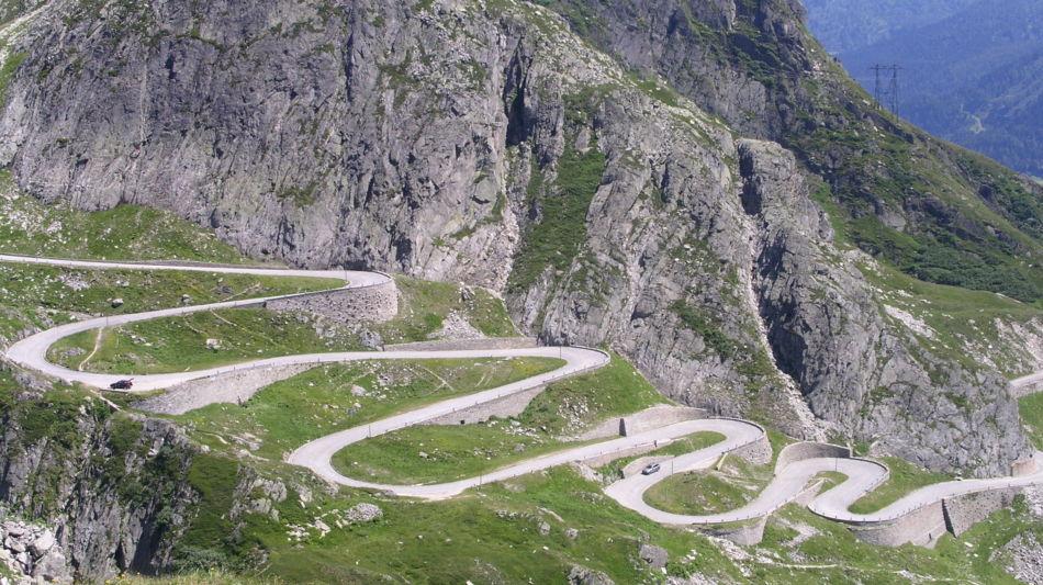 https://mdw-travel-data-us-east-1.s3.amazonaws.com/img/country/Switzerland/Tremolastrasse---Gotthard/img_02.jpg