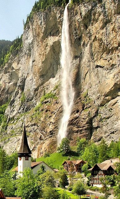 https://mdw-travel-data-us-east-1.s3.amazonaws.com/img/country/Switzerland/Trummelbach-Falls/img_01.jpg