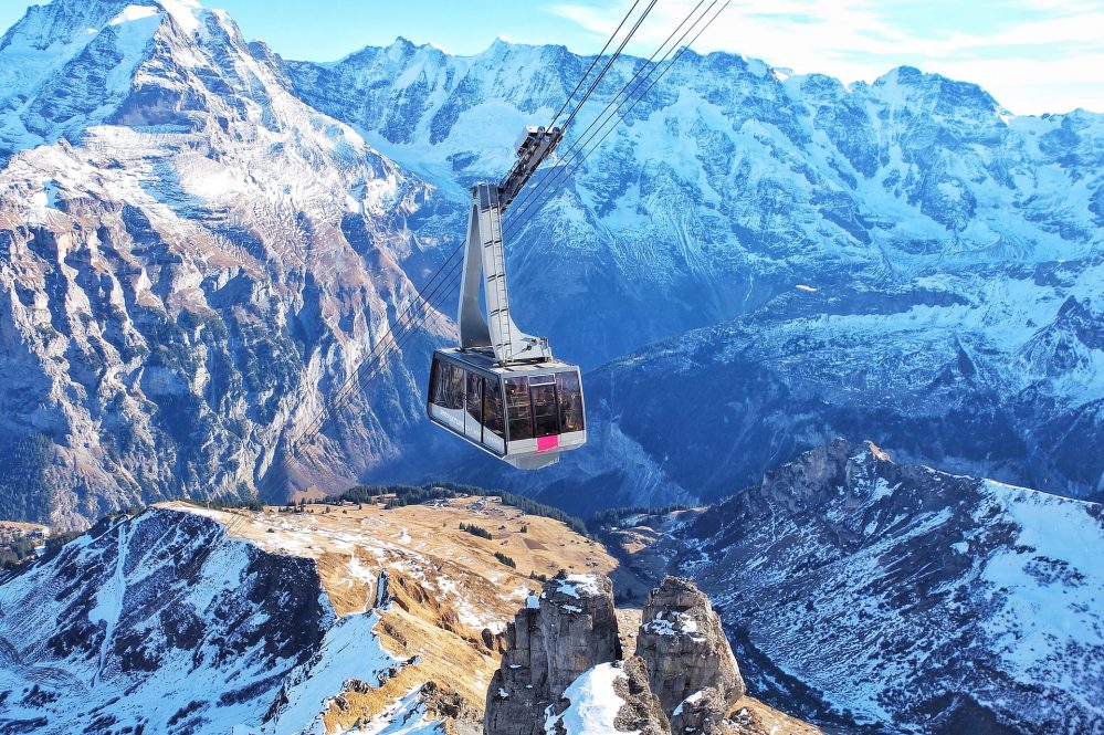 https://mdw-travel-data-us-east-1.s3.amazonaws.com/img/country/Switzerland/Unterwasser-Cable-Car/img_00.jpg