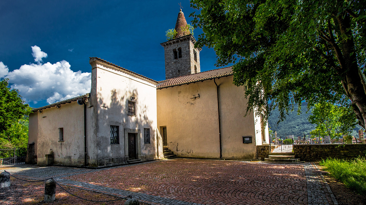 https://mdw-travel-data-us-east-1.s3.amazonaws.com/img/country/Switzerland/Val-Colla/img_05.jpg