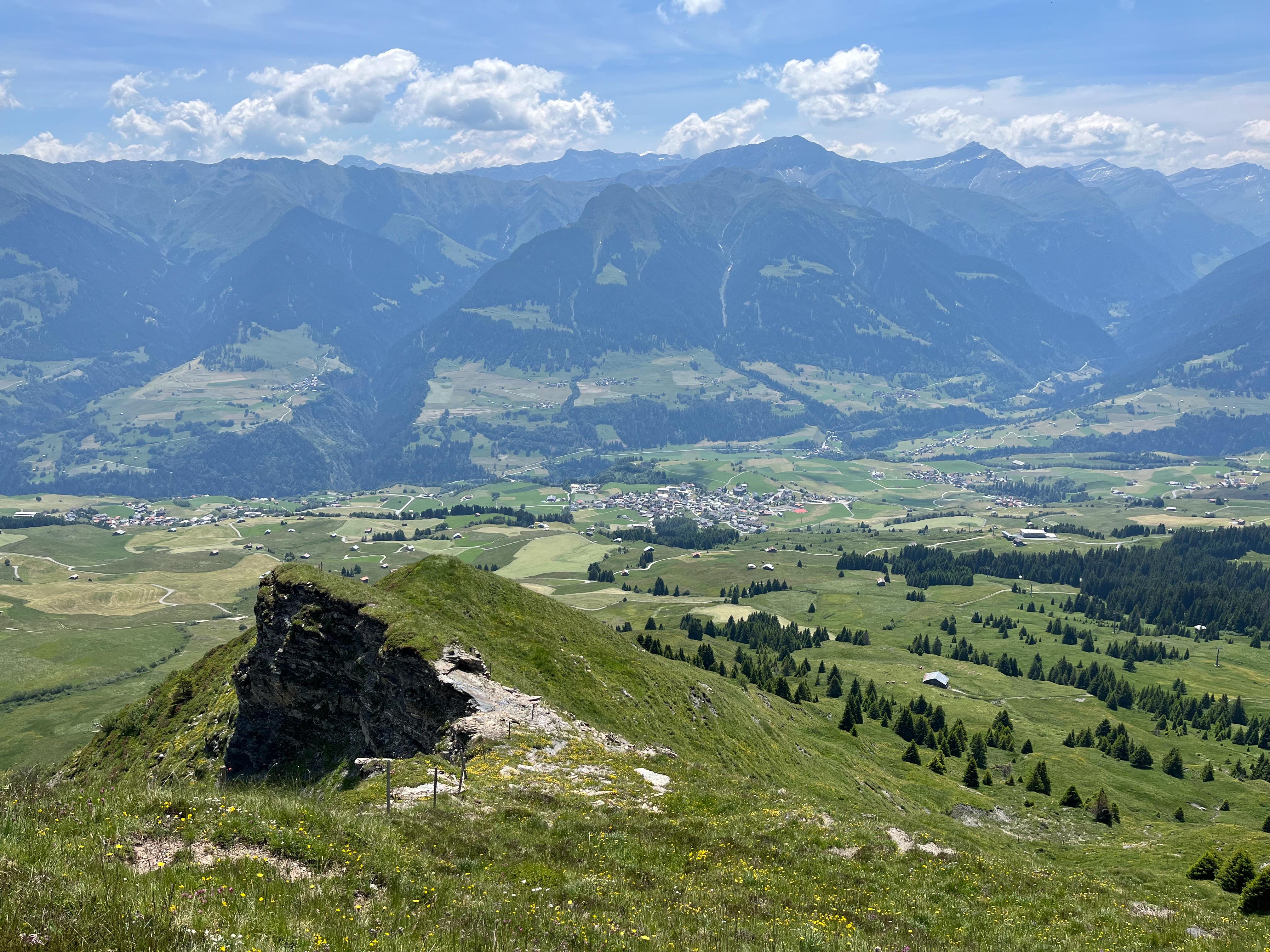 https://mdw-travel-data-us-east-1.s3.amazonaws.com/img/country/Switzerland/Val-Lumnezia/img_03.jpg