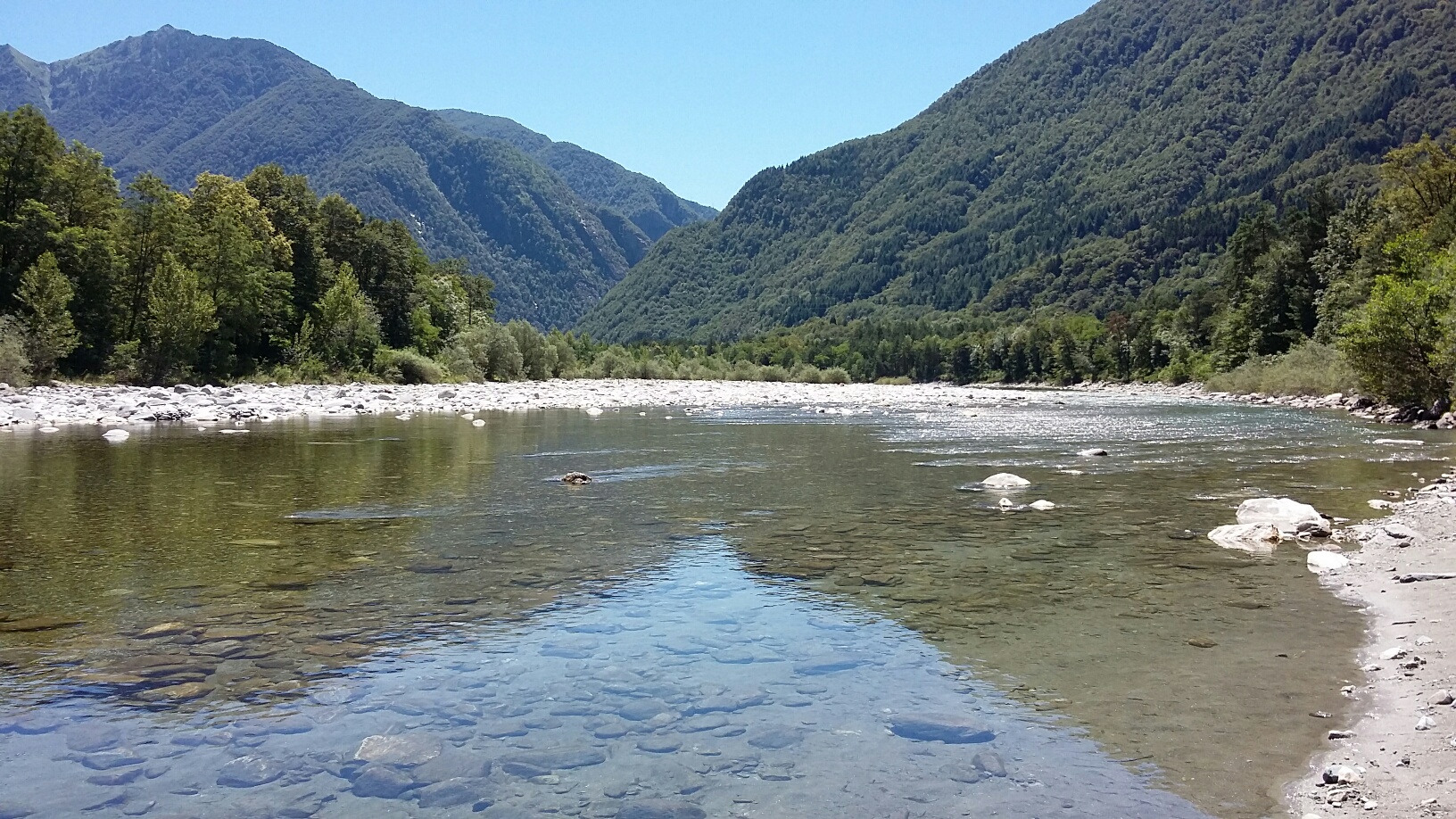 https://mdw-travel-data-us-east-1.s3.amazonaws.com/img/country/Switzerland/Vallemaggia/img_04.jpg