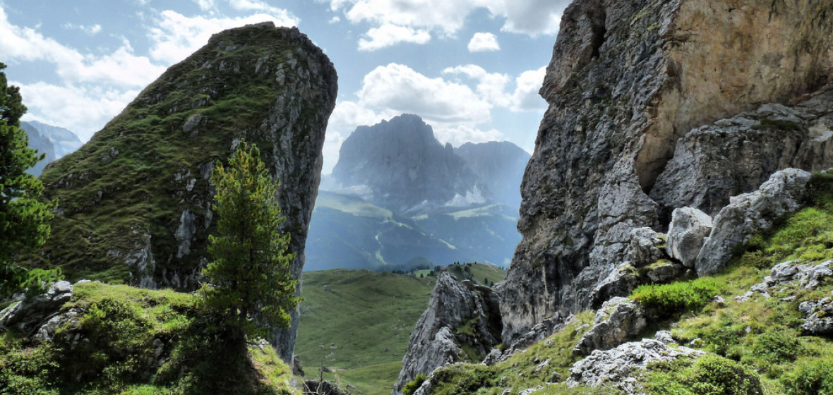 https://mdw-travel-data-us-east-1.s3.amazonaws.com/img/country/Switzerland/Vals/img_01.jpg