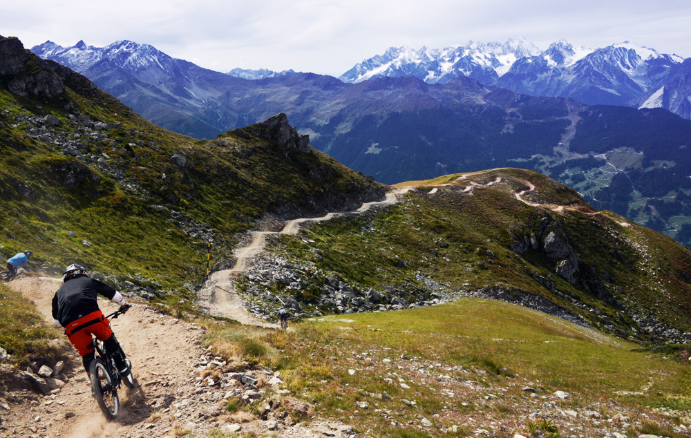 https://mdw-travel-data-us-east-1.s3.amazonaws.com/img/country/Switzerland/Verbier-Bike-Park/img_00.jpg