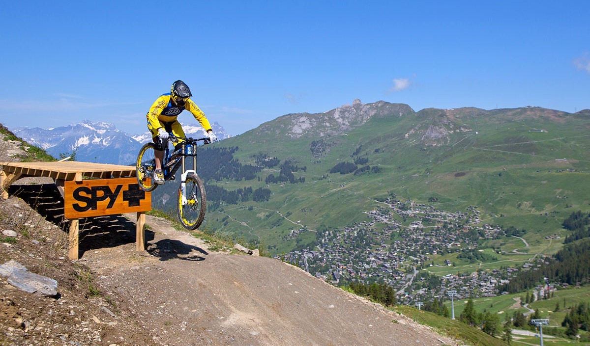https://mdw-travel-data-us-east-1.s3.amazonaws.com/img/country/Switzerland/Verbier-Bike-Park/img_03.jpg