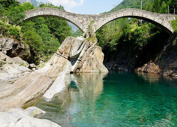 https://mdw-travel-data-us-east-1.s3.amazonaws.com/img/country/Switzerland/Verzasca-Valley/img_01.jpg