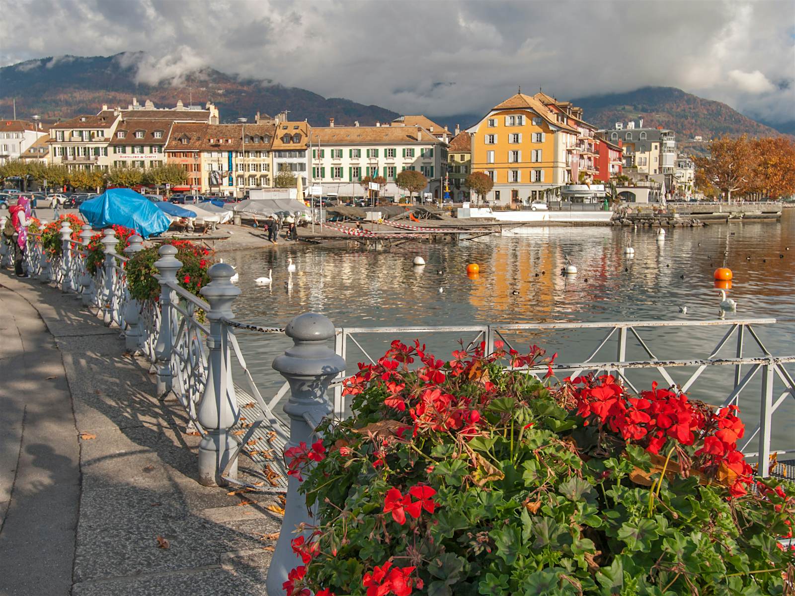 https://mdw-travel-data-us-east-1.s3.amazonaws.com/img/country/Switzerland/Vevey-Market/img_03.jpg