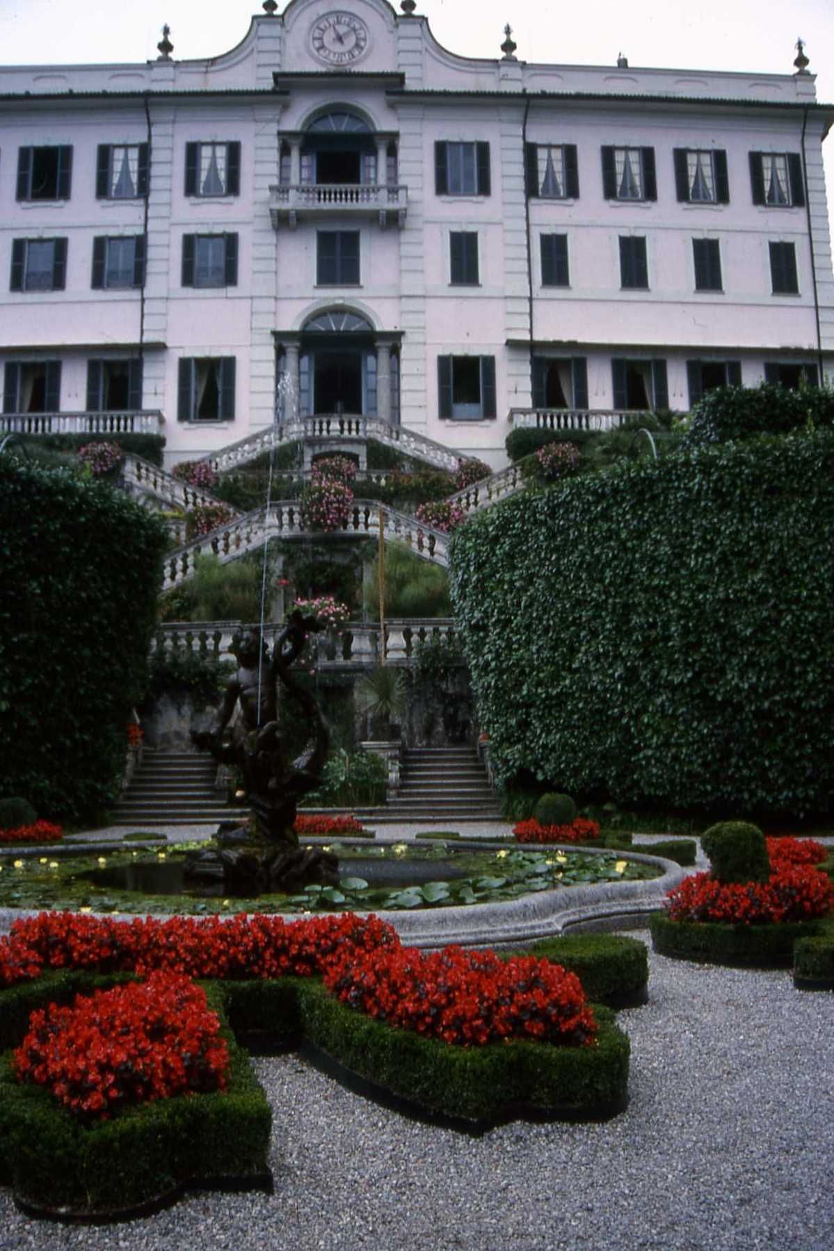 https://mdw-travel-data-us-east-1.s3.amazonaws.com/img/country/Switzerland/Villa-Carlotta/img_03.jpg