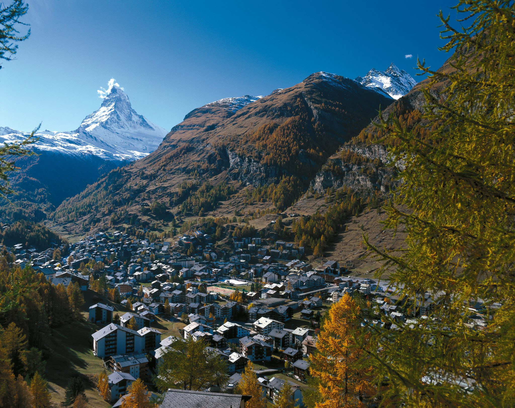 https://mdw-travel-data-us-east-1.s3.amazonaws.com/img/country/Switzerland/Zermatt-Bergbahnen/img_03.jpg