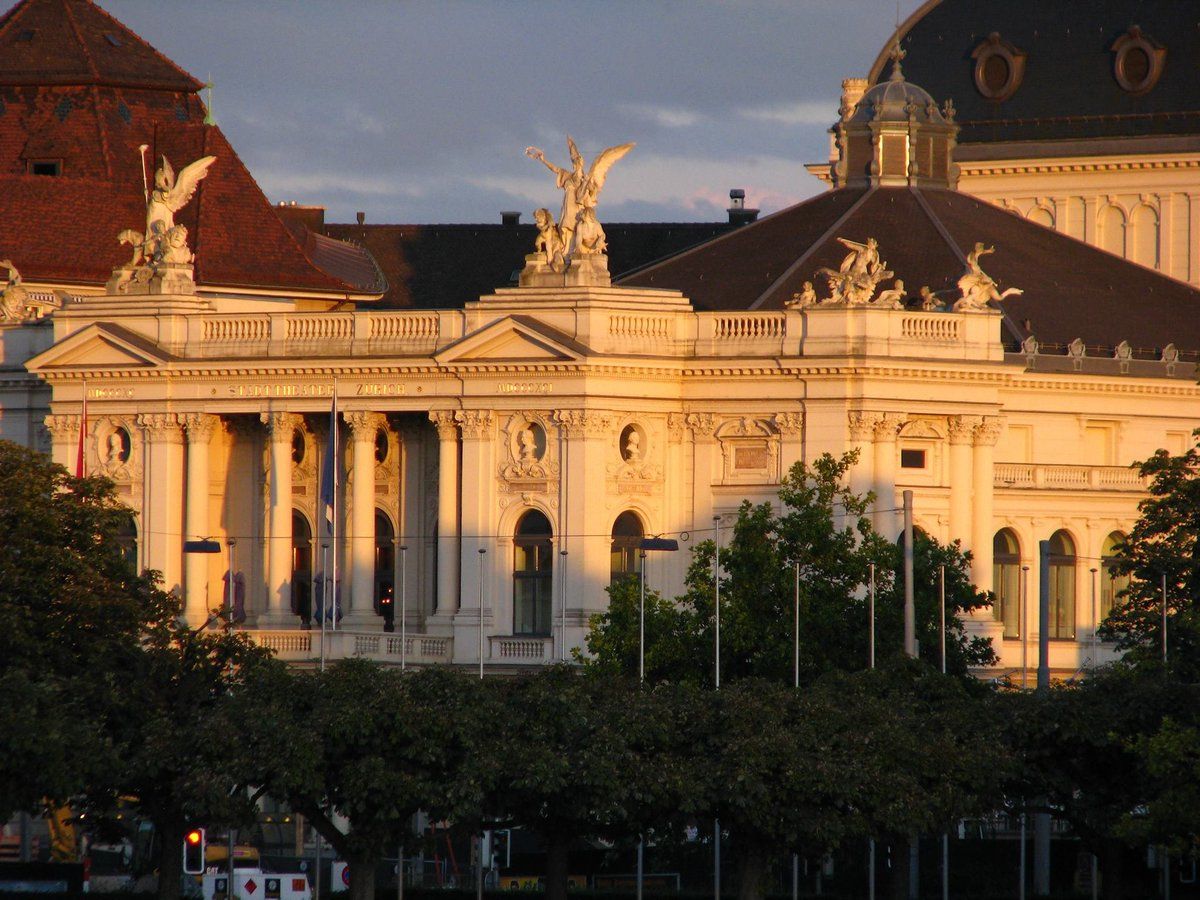 https://mdw-travel-data-us-east-1.s3.amazonaws.com/img/country/Switzerland/Zurich-Opera-House/img_01.jpg