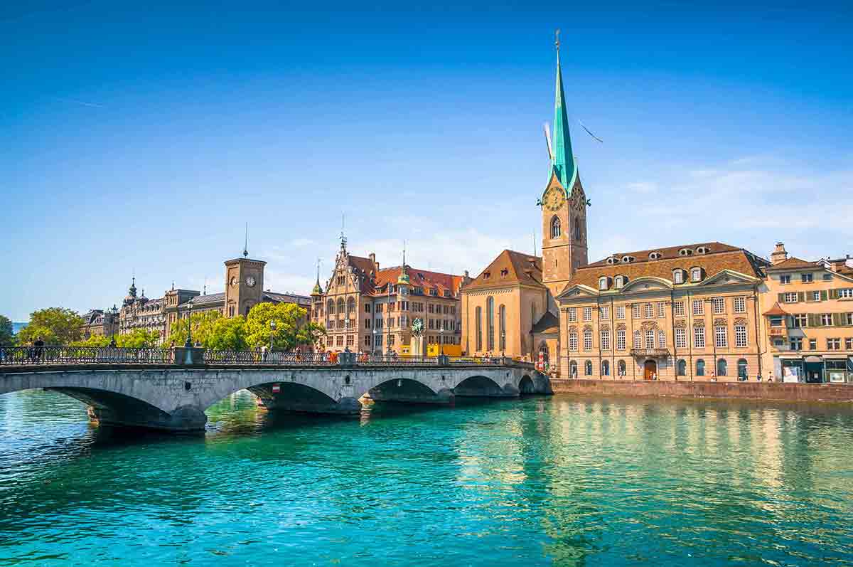 https://mdw-travel-data-us-east-1.s3.amazonaws.com/img/country/Switzerland/Zurich-Toy-Museum/img_01.jpg