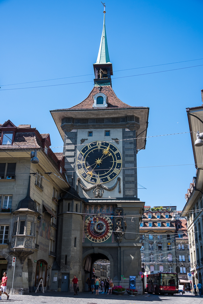 https://mdw-travel-data-us-east-1.s3.amazonaws.com/img/country/Switzerland/Zytglogge/img_02.jpg