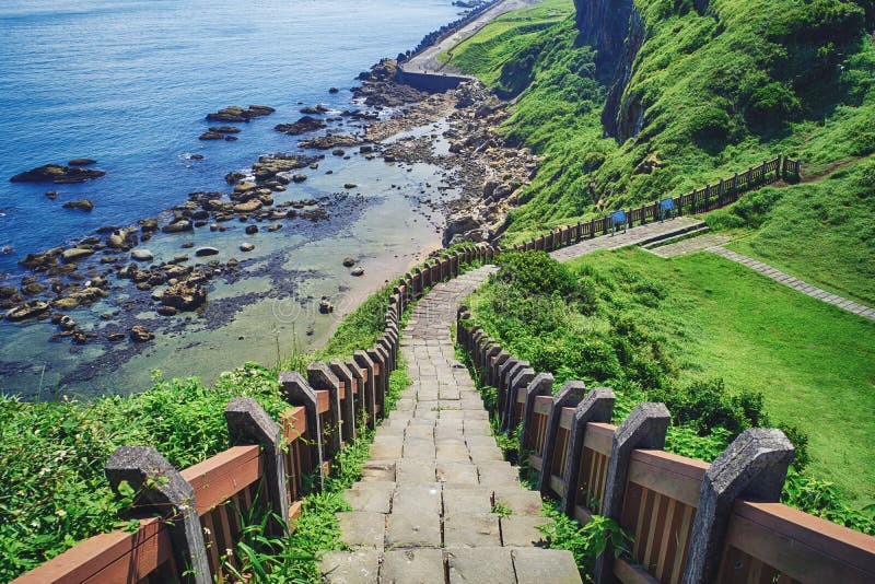 https://mdw-travel-data-us-east-1.s3.amazonaws.com/img/country/Taiwan/Badouzi-Coastal-Park/img_01.jpg