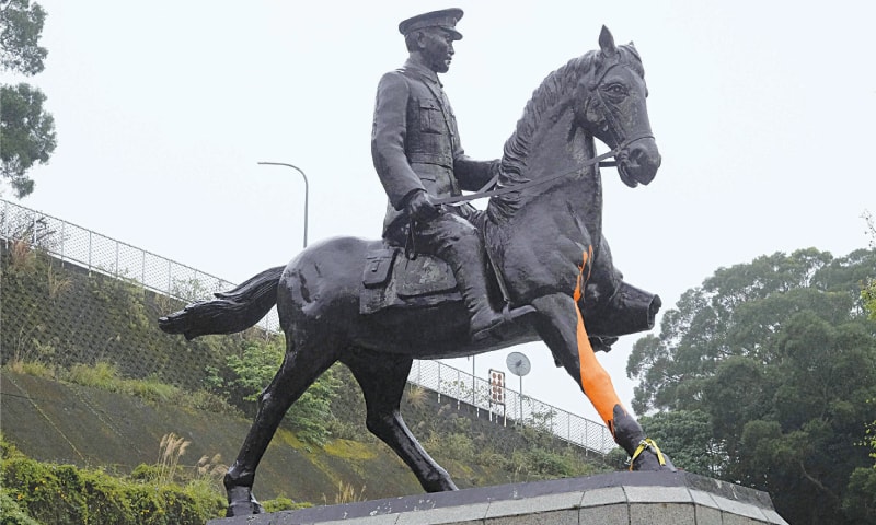 https://mdw-travel-data-us-east-1.s3.amazonaws.com/img/country/Taiwan/Chiang-Kai-shek-Statue/img_03.jpg