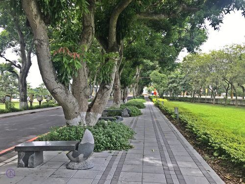 https://mdw-travel-data-us-east-1.s3.amazonaws.com/img/country/Taiwan/Chishang-Green-Tunnel/img_02.jpg