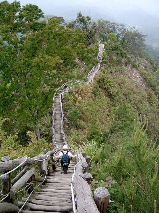 https://mdw-travel-data-us-east-1.s3.amazonaws.com/img/country/Taiwan/Dakeng-Scenic-Area/img_02.jpg