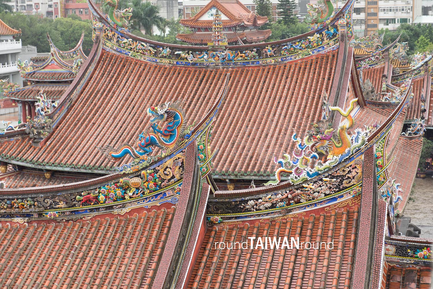 https://mdw-travel-data-us-east-1.s3.amazonaws.com/img/country/Taiwan/Dalongdong-Baoan-Temple/img_03.jpg