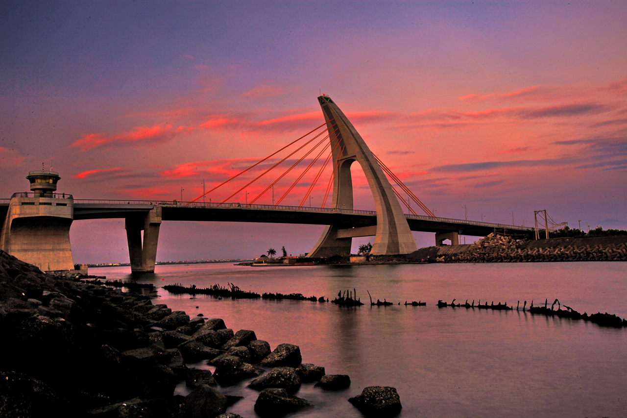 https://mdw-travel-data-us-east-1.s3.amazonaws.com/img/country/Taiwan/Dapeng-Bay-National-Scenic-Area/img_00.jpg