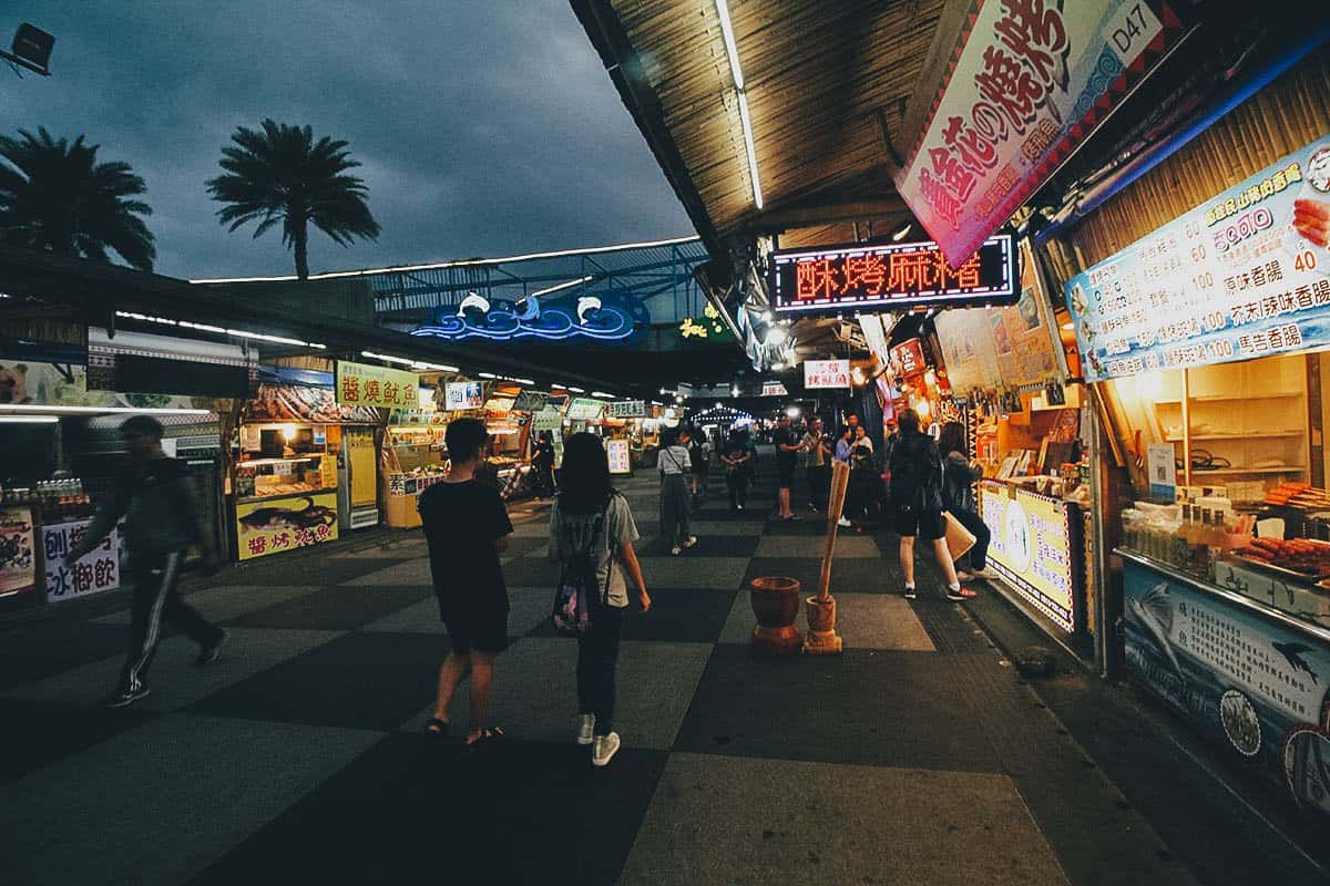 https://mdw-travel-data-us-east-1.s3.amazonaws.com/img/country/Taiwan/Donghai-Night-Market/img_01.jpg
