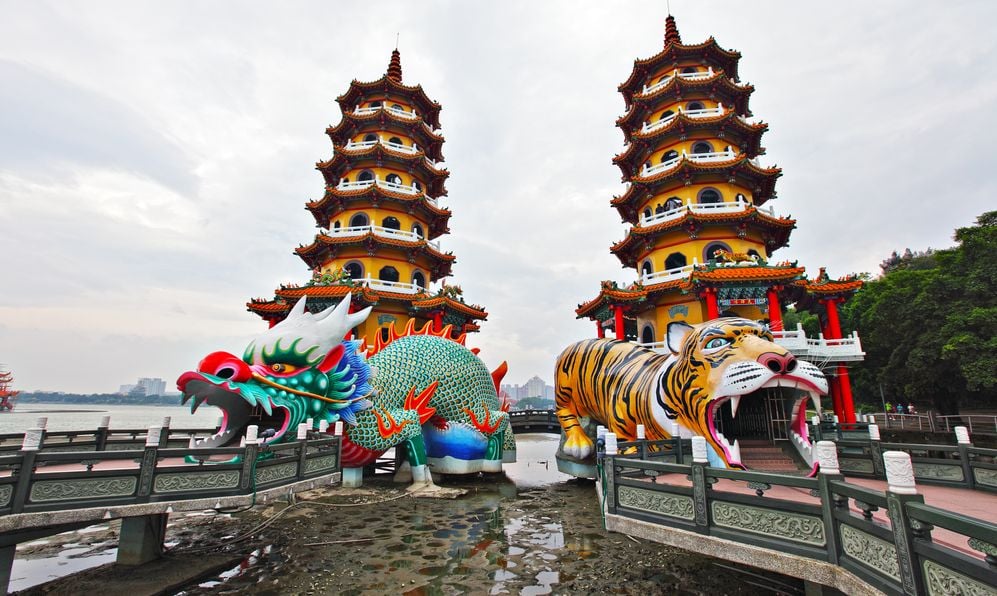 https://mdw-travel-data-us-east-1.s3.amazonaws.com/img/country/Taiwan/Dragon-Tiger-Tower/img_00.jpg