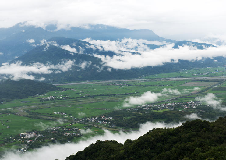 https://mdw-travel-data-us-east-1.s3.amazonaws.com/img/country/Taiwan/East-Rift-Valley-National-Scenic-Area/img_01.jpg
