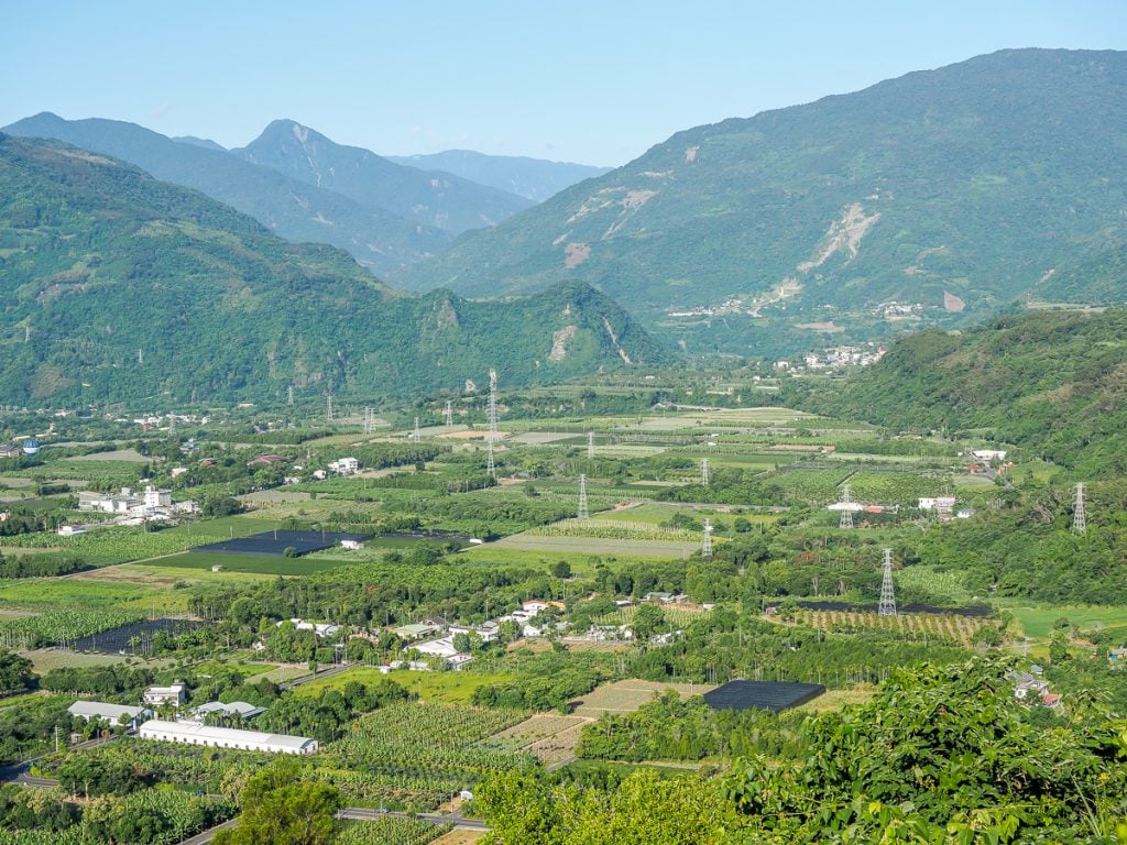 https://mdw-travel-data-us-east-1.s3.amazonaws.com/img/country/Taiwan/East-Rift-Valley-National-Scenic-Area/img_02.jpg