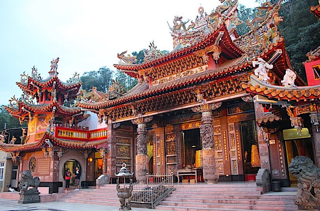 https://mdw-travel-data-us-east-1.s3.amazonaws.com/img/country/Taiwan/Fengyuan-Temple/img_03.jpg